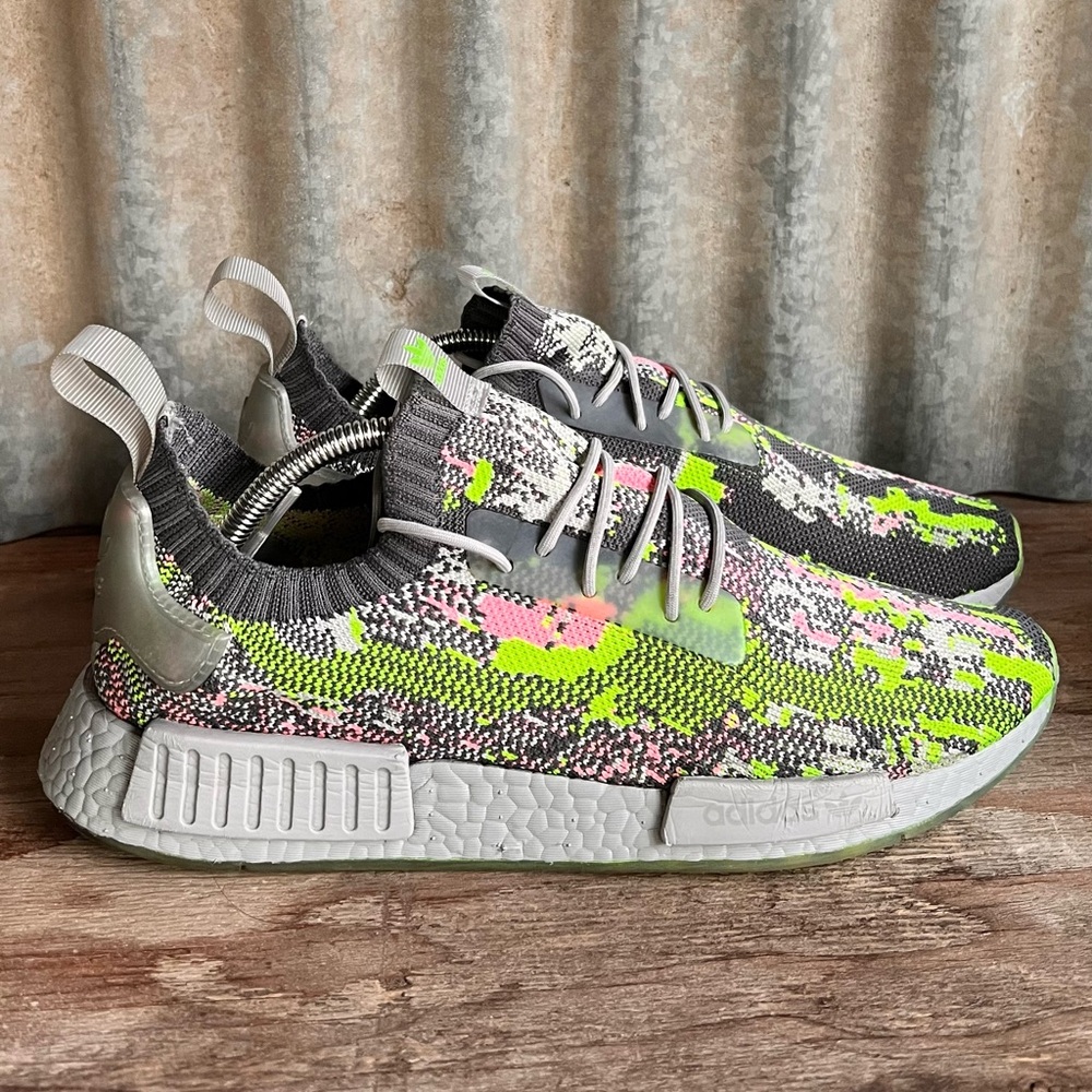 Adidas NMD R1 Primeknit "Hyper Pop"
